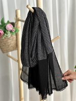 شال وارداتی سوپرنخ برشکا حاشیه گیپور  سفید مشکی - Image 4